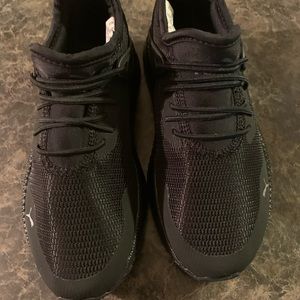 Boys Size 1 PUMA all black slip on sneakers NWOT